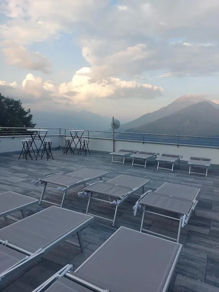 Apartment Agriturismo Piccolo Paradiso Pianello Del Lario Italy